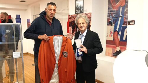 Владе Дивац свечано уручио свој сако из Куће славних и сребрну медаљу са Летњих олимпијских игара у Сеулу 1988. године